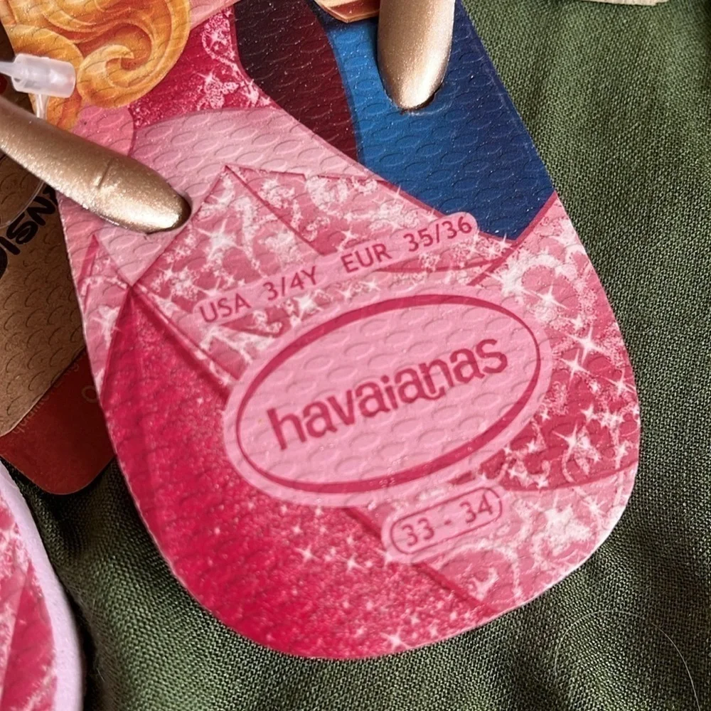 Brand New Havaianas Two Pairs Flip Flops Disney Sleeping Beauty Leopard Print